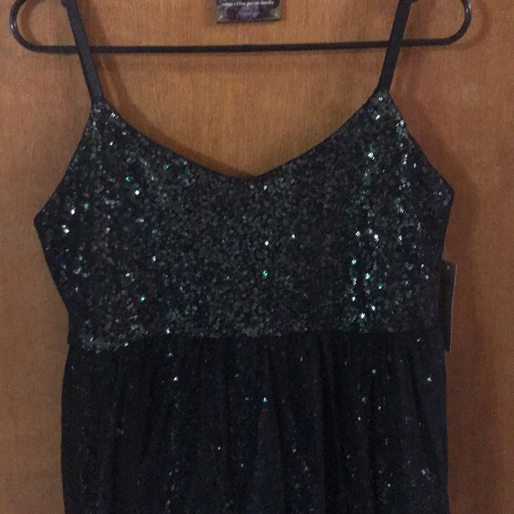 Women’s dressy dress black and sequencing